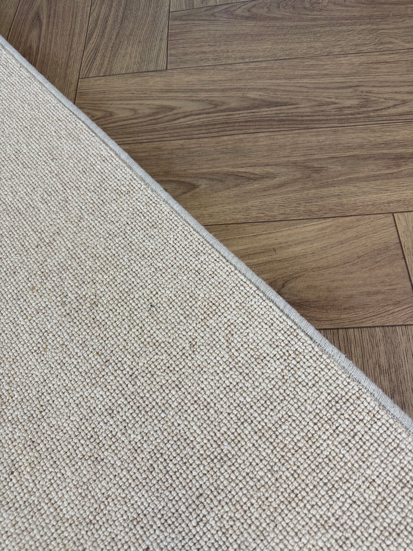 Wafer 100% wool rug 272cm x 385cm
