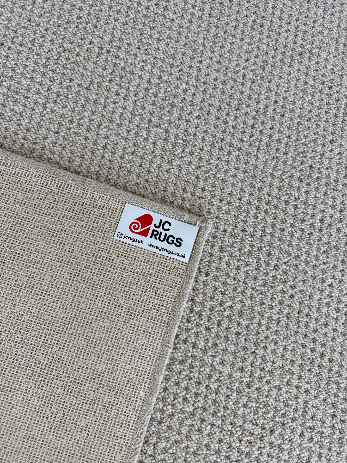 Tones 100% wool rug 260cm x 280cm