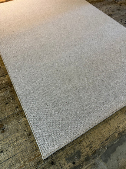 Rustic 100% wool rug 185cm x 276cm