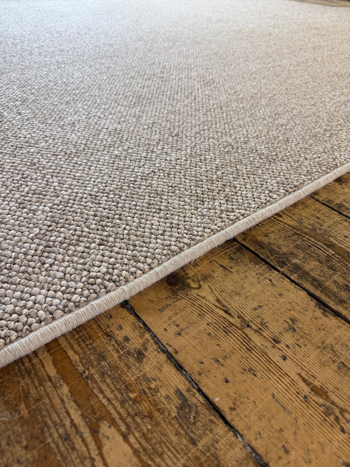 Heirloom 100% polypropylene rug 200cm x 293cm