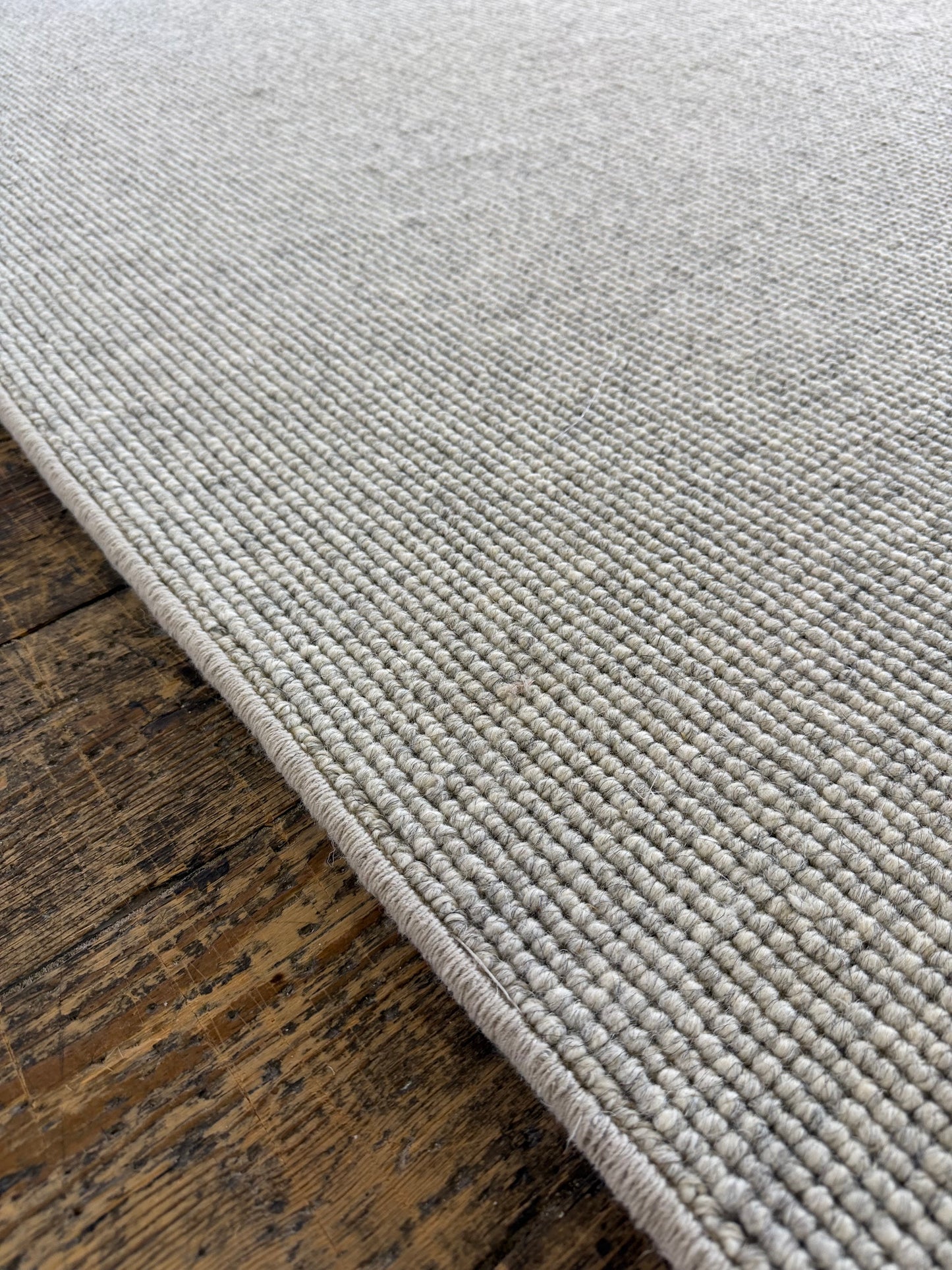 Lunar 100% wool rug 190cm x 313cm