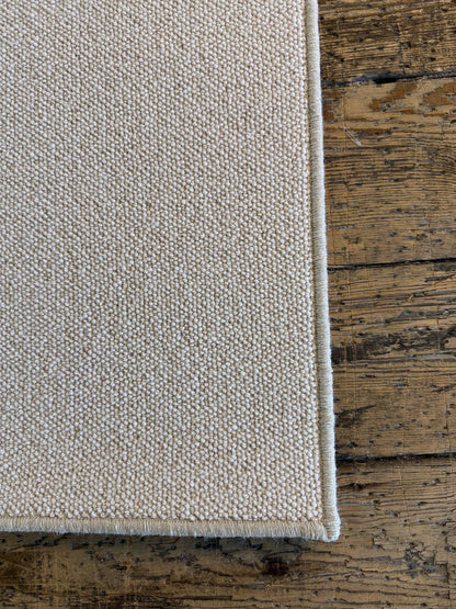 White flake 100% wool rug 170cm x 264cm