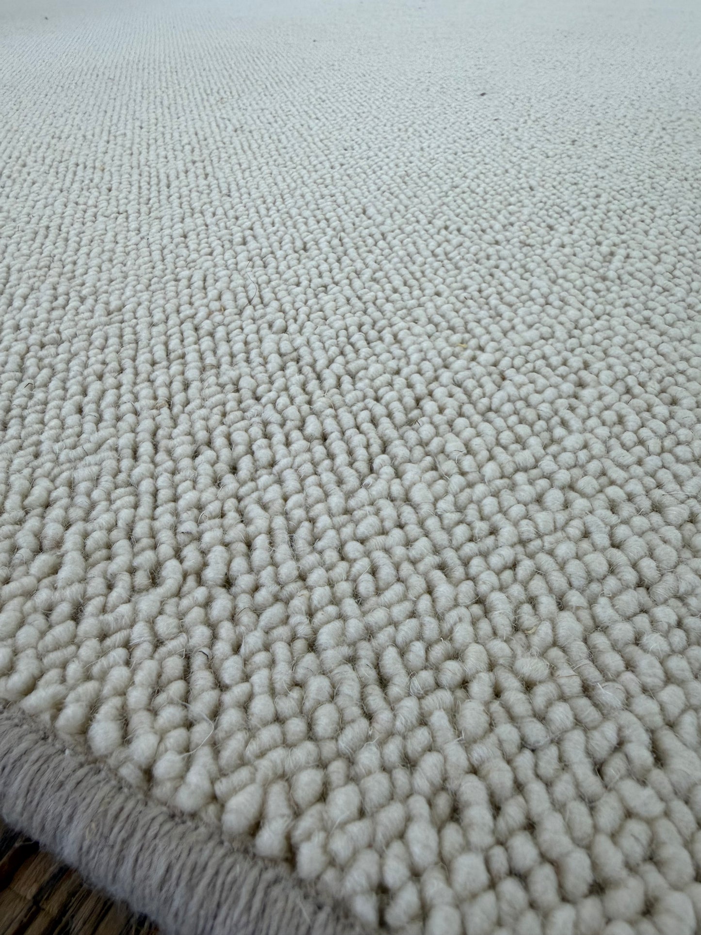 Blanc ivorie 100% wool rug 284cm x 338cm