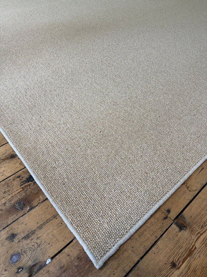 Wheaten 100% wool rug 280cm x 298cm