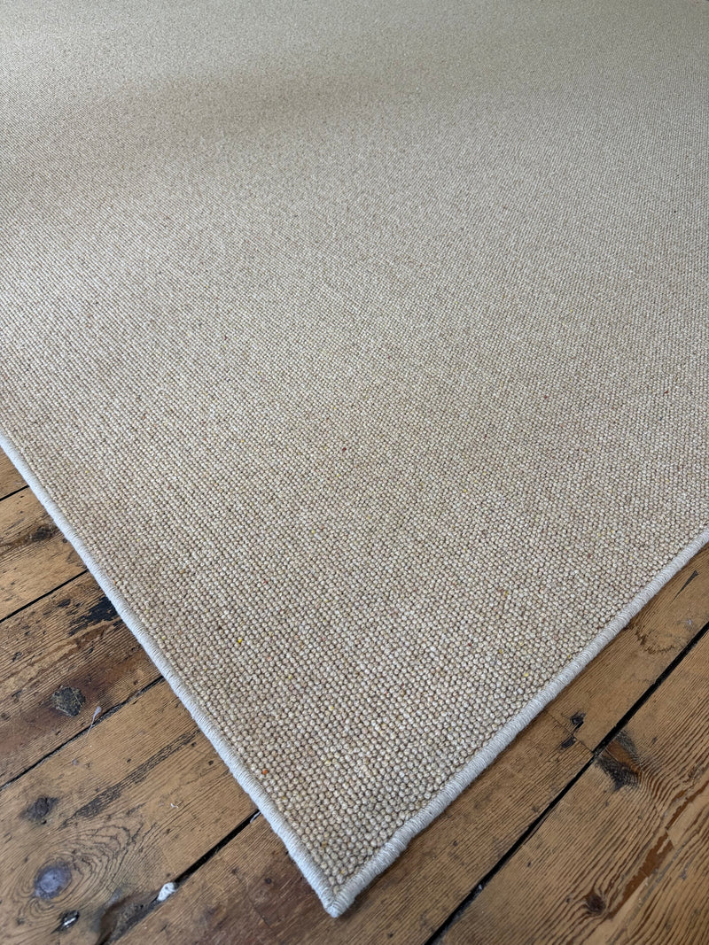 Wheaten 100% wool rug 280cm x 298cm