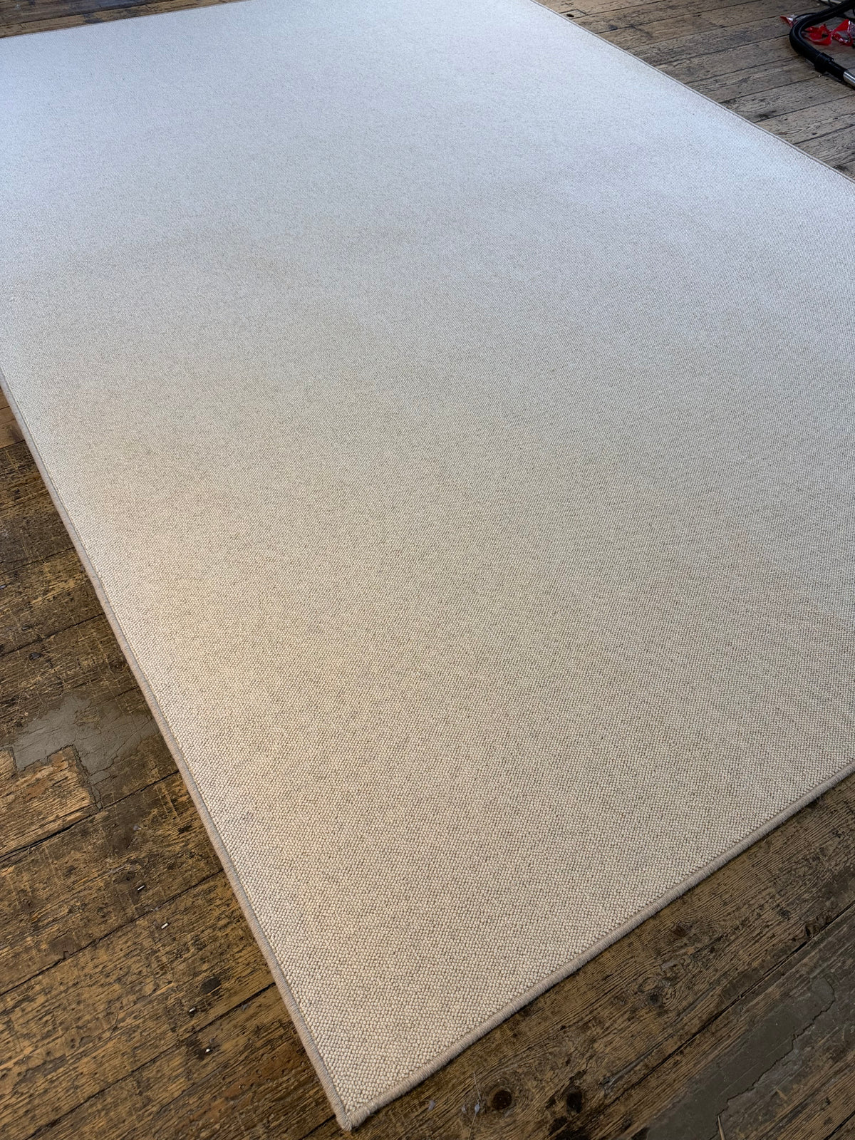 Lapwing 100% wool rug 240cm x 340cm