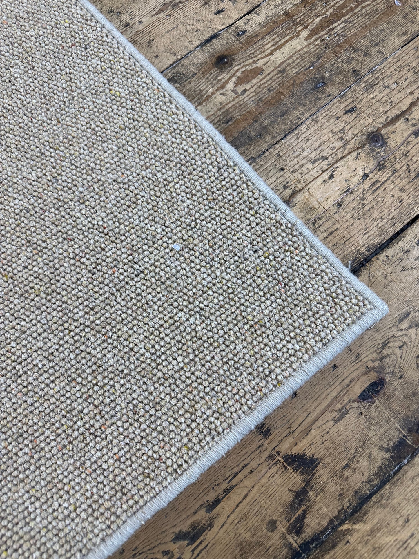 Warm oat 100% wool rug 190cm x 307cm