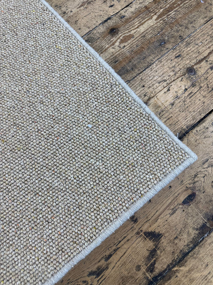 Warm oat 100% wool rug 190cm x 307cm