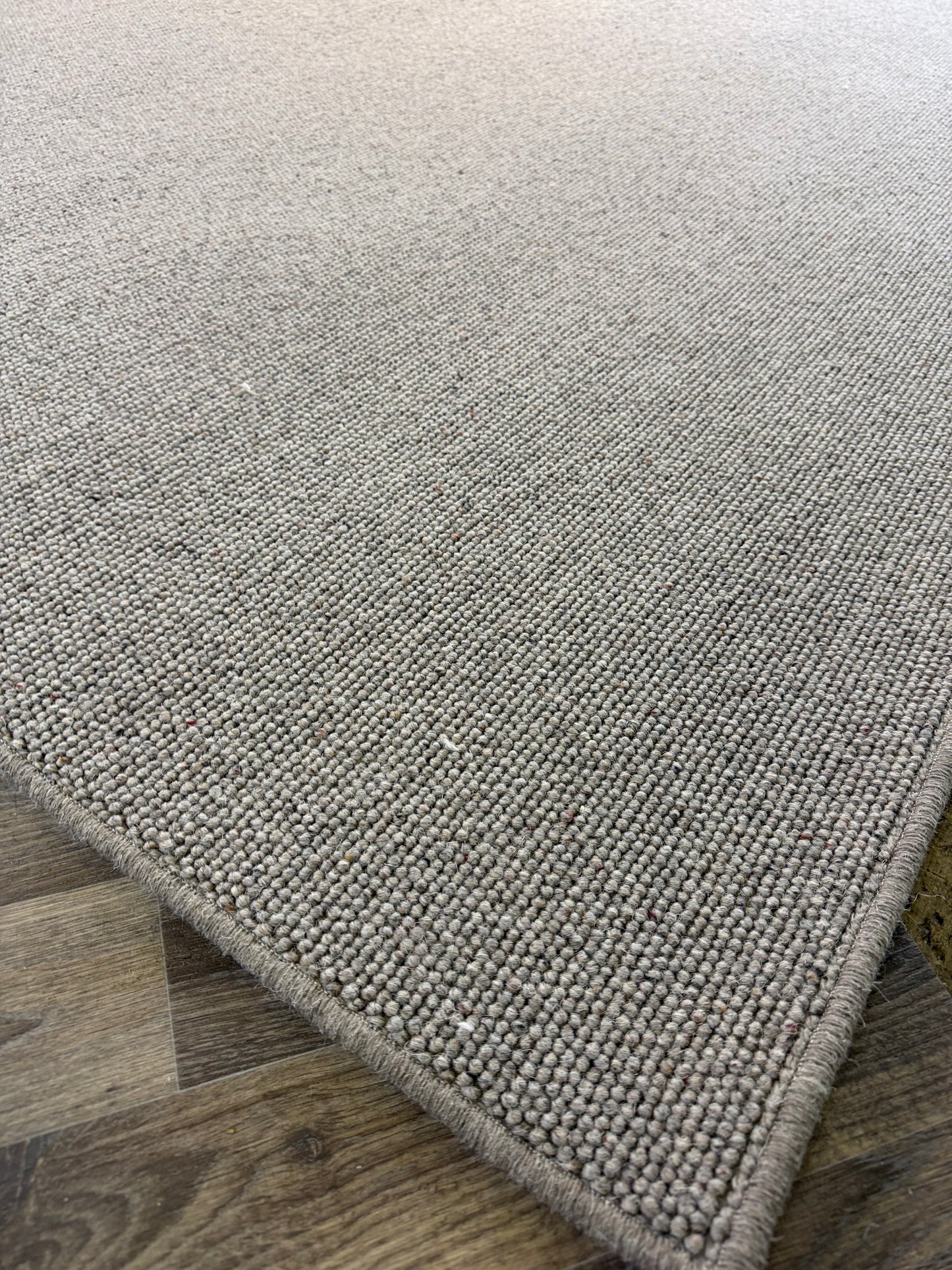 Dapper 100% wool rug 230cm x 330cm