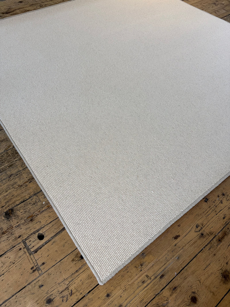 Tawny 100% wool rug 230cm x 230cm