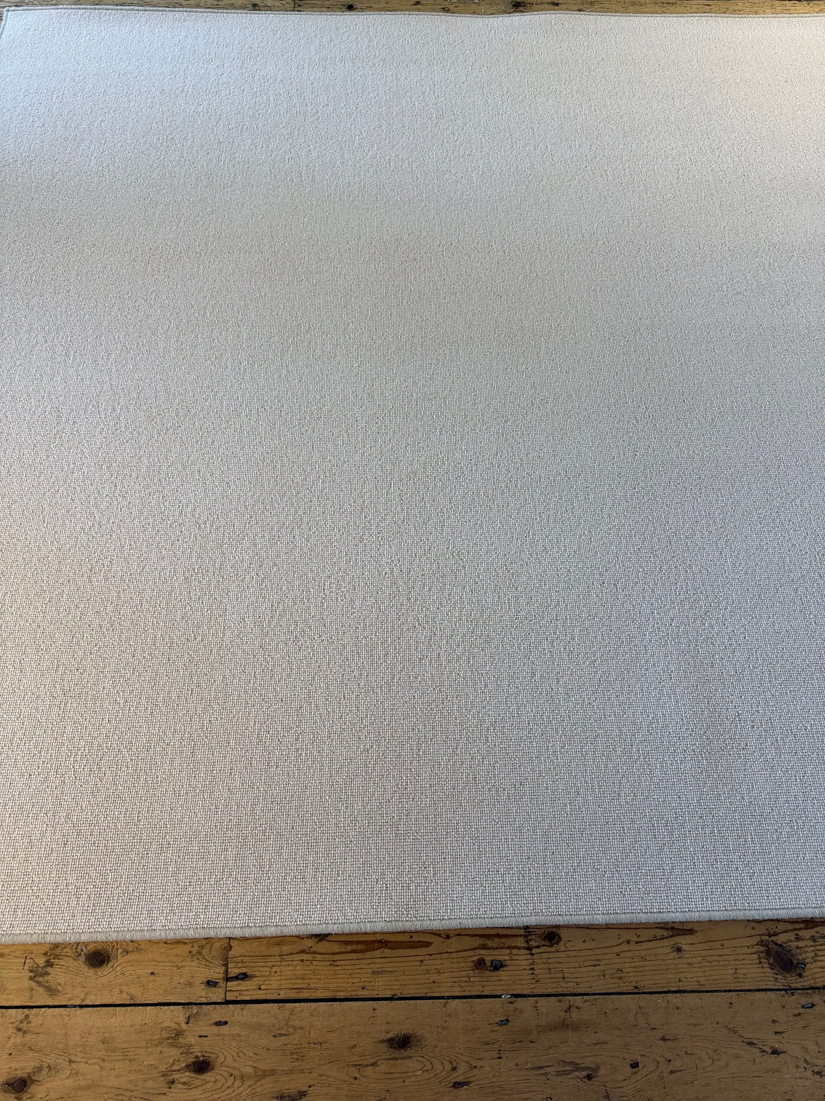 Flake 100% wool rug 215cm x 215cm