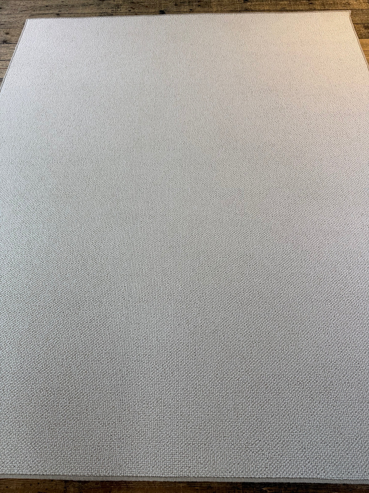 Snow 100% polypropylene rug 210cm x 254cm