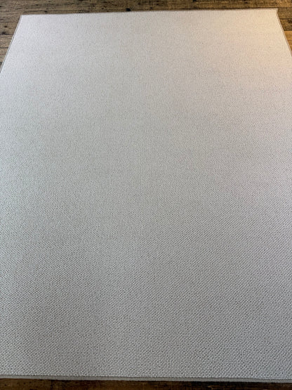 Snow 100% polypropylene rug 210cm x 254cm