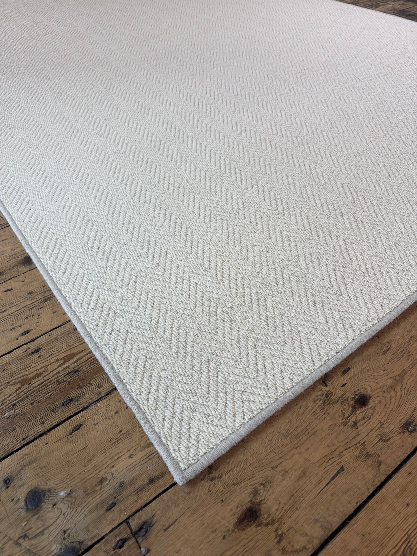 Cream herringbone 100% wool rug 200cm x 300cm