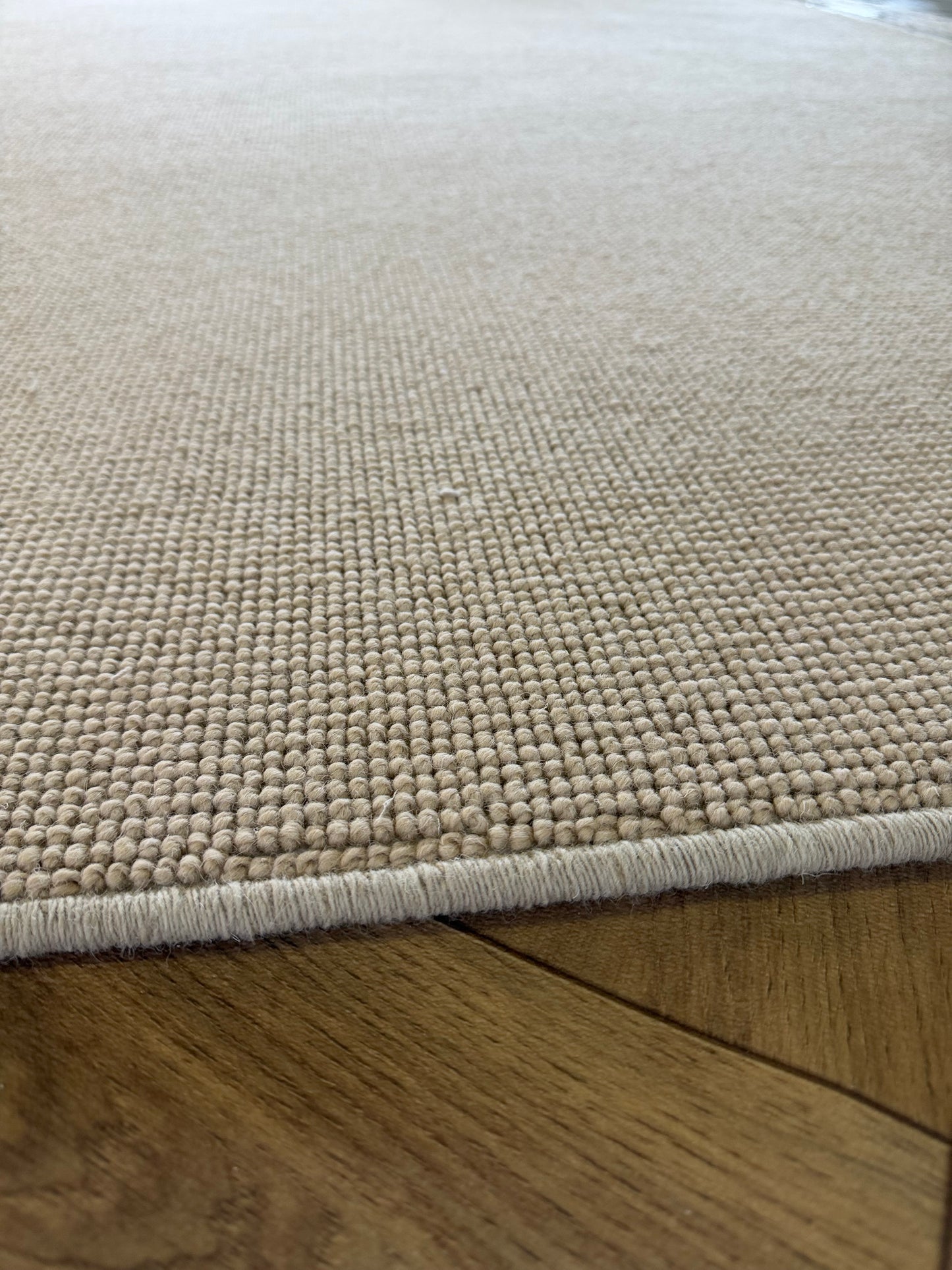 Montadale 100% wool rug 270cm x 400cm