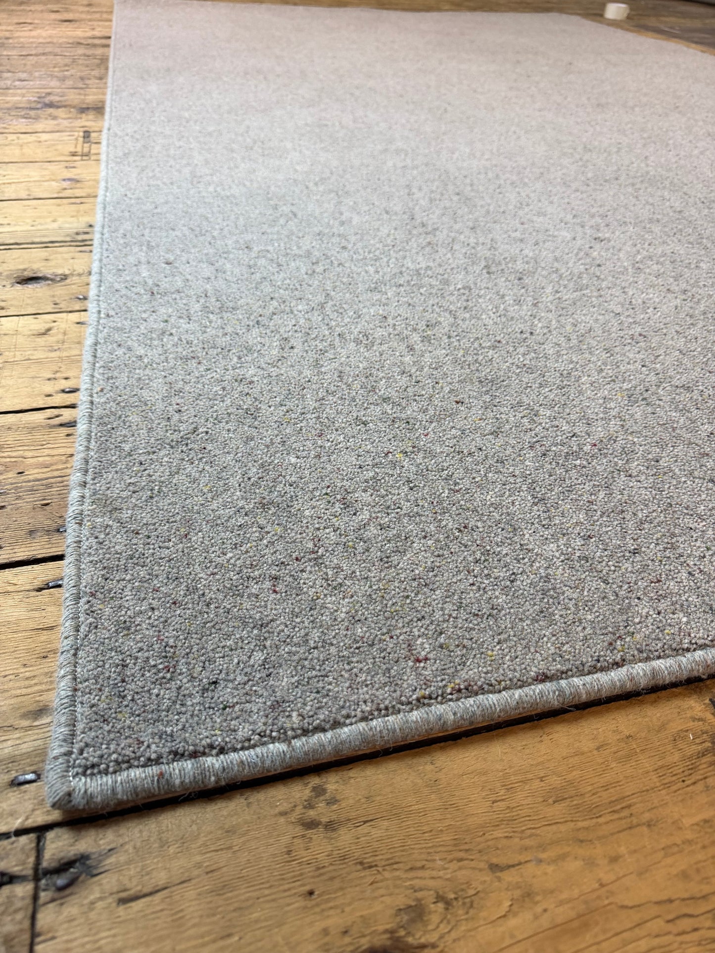 Green tea 80/20 wool rug 178cm x 280cm