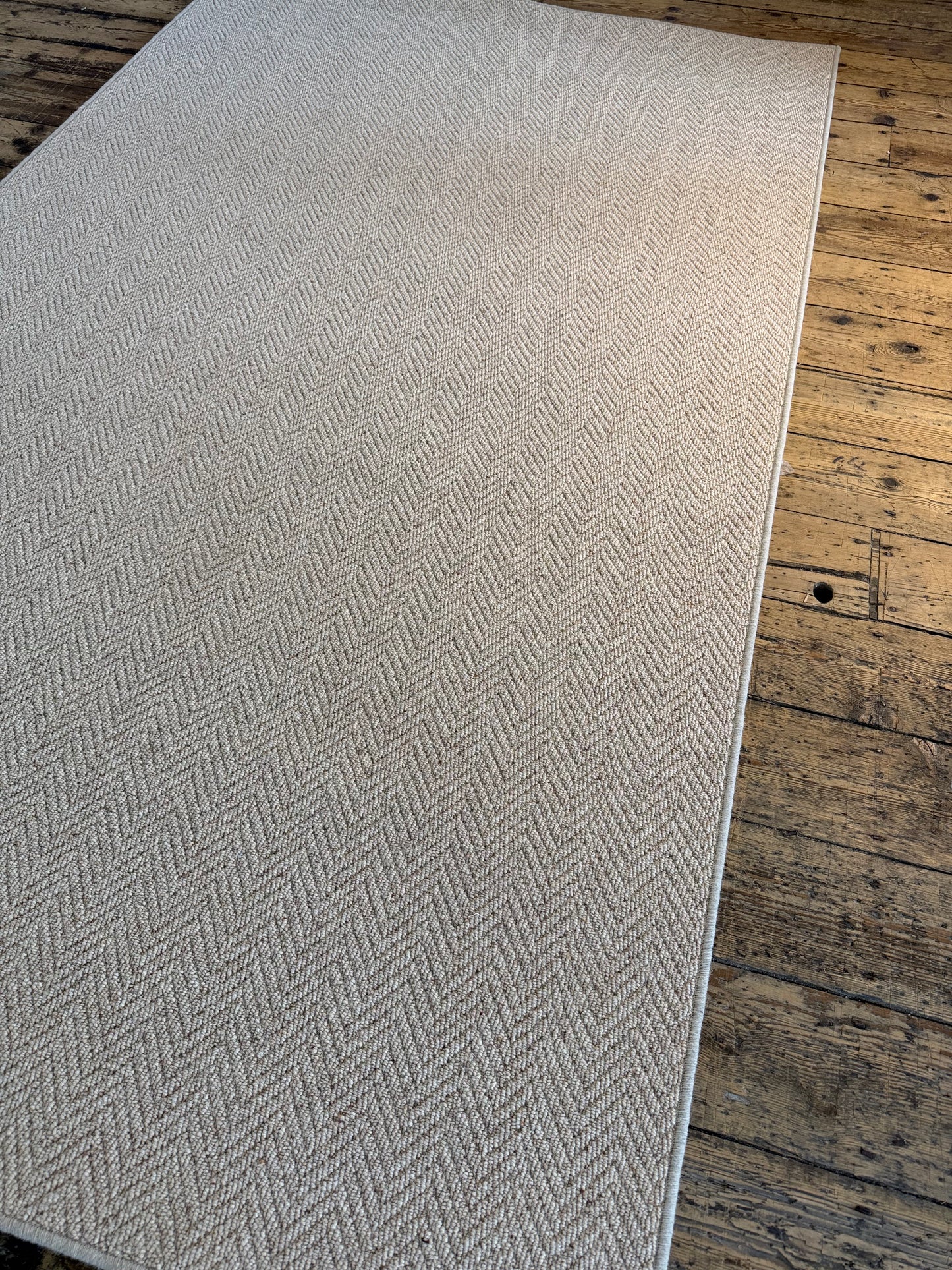 Shortbread herringbone 100% wool rug 155cm x 256cm