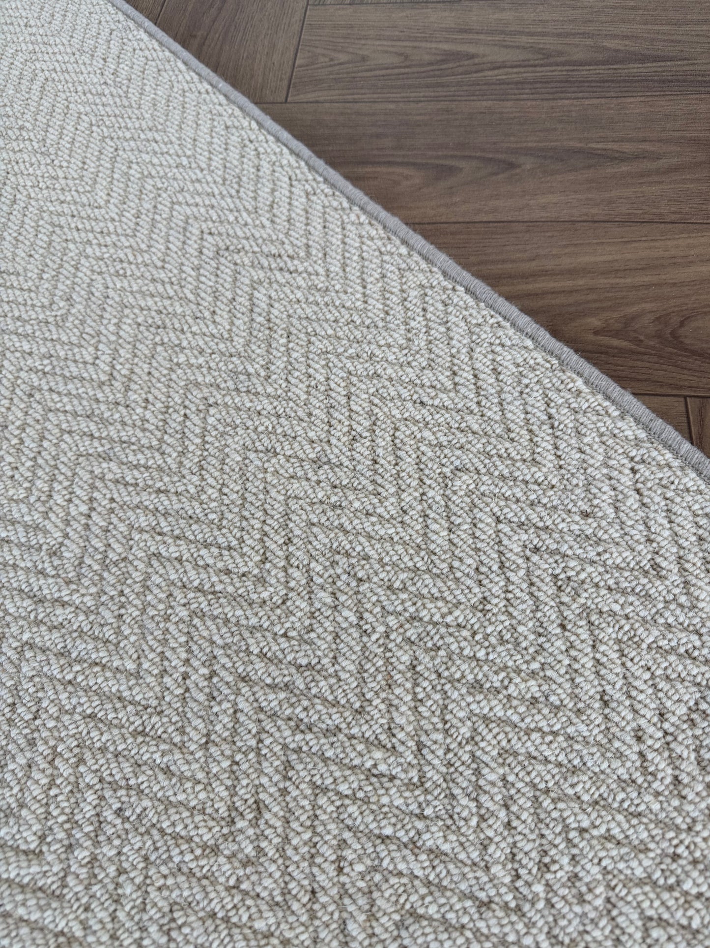 Cream herringbone 100% wool rug 200cm x 300cm