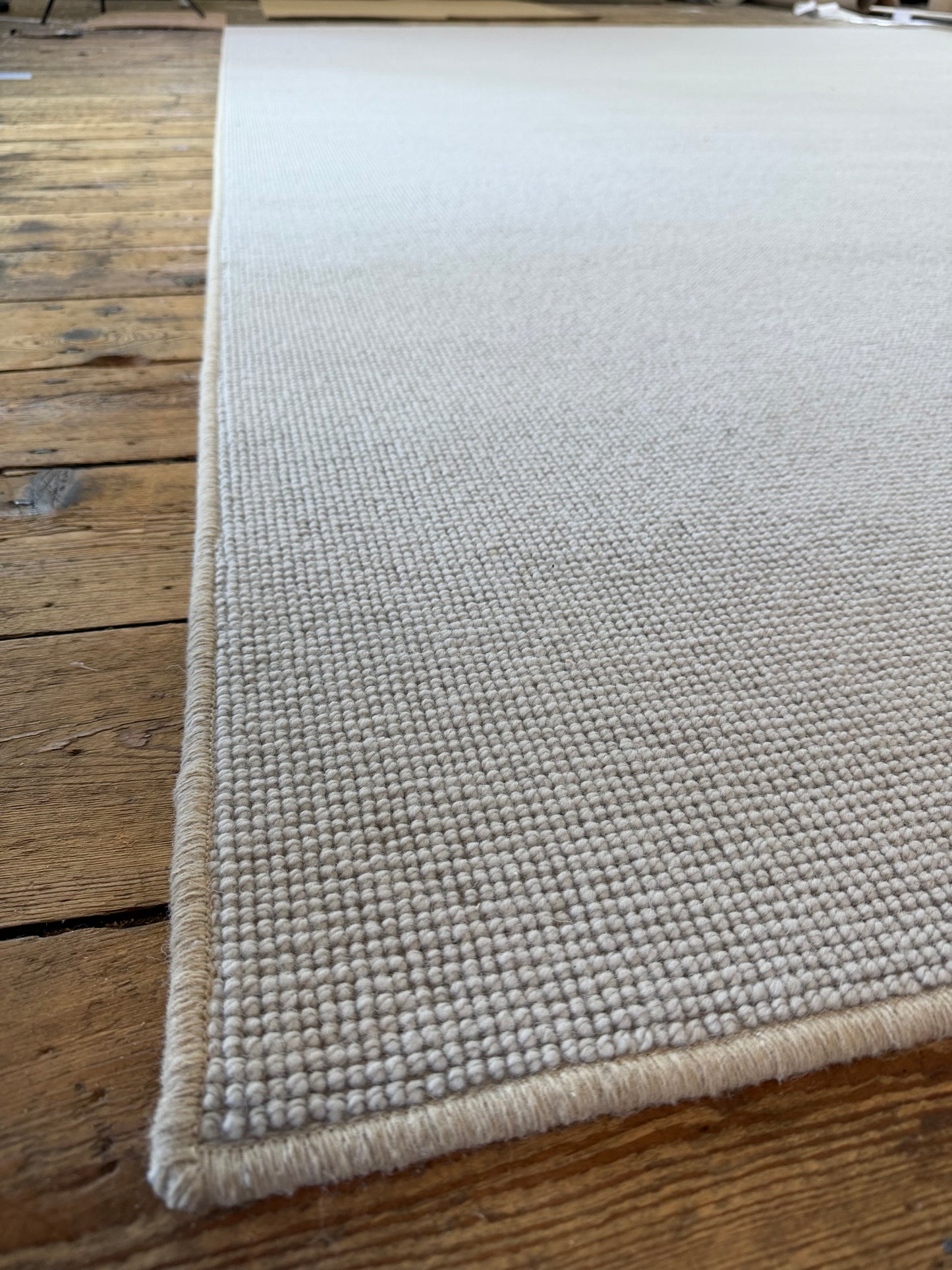 Drydale 100% wool rug 290cm x 397cm
