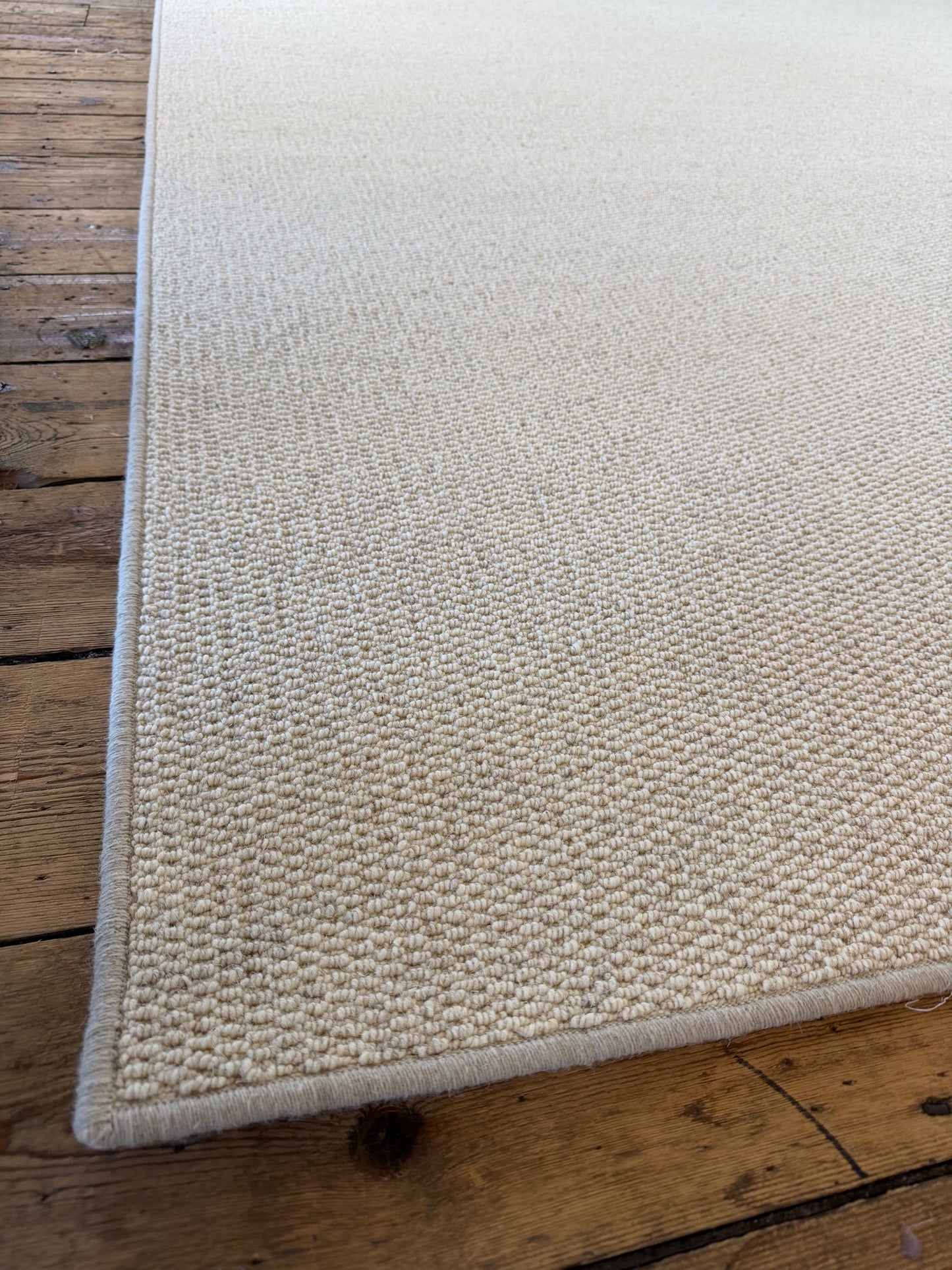 Rice cake 100% wool rug 230cm x 330cm