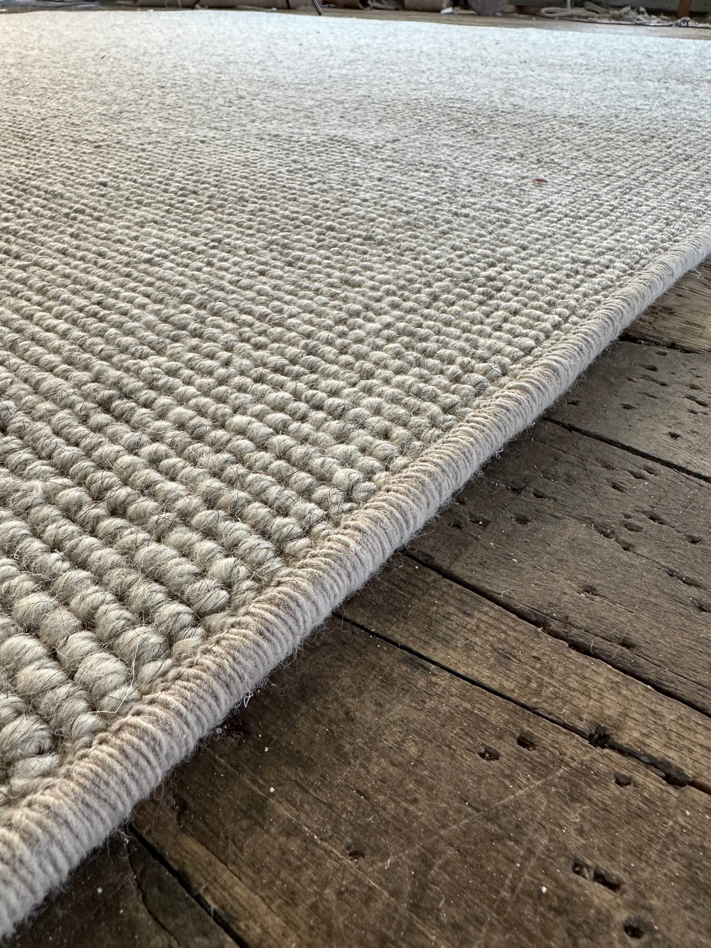Greige Green tone 100% wool large rug 231cm x 298cm