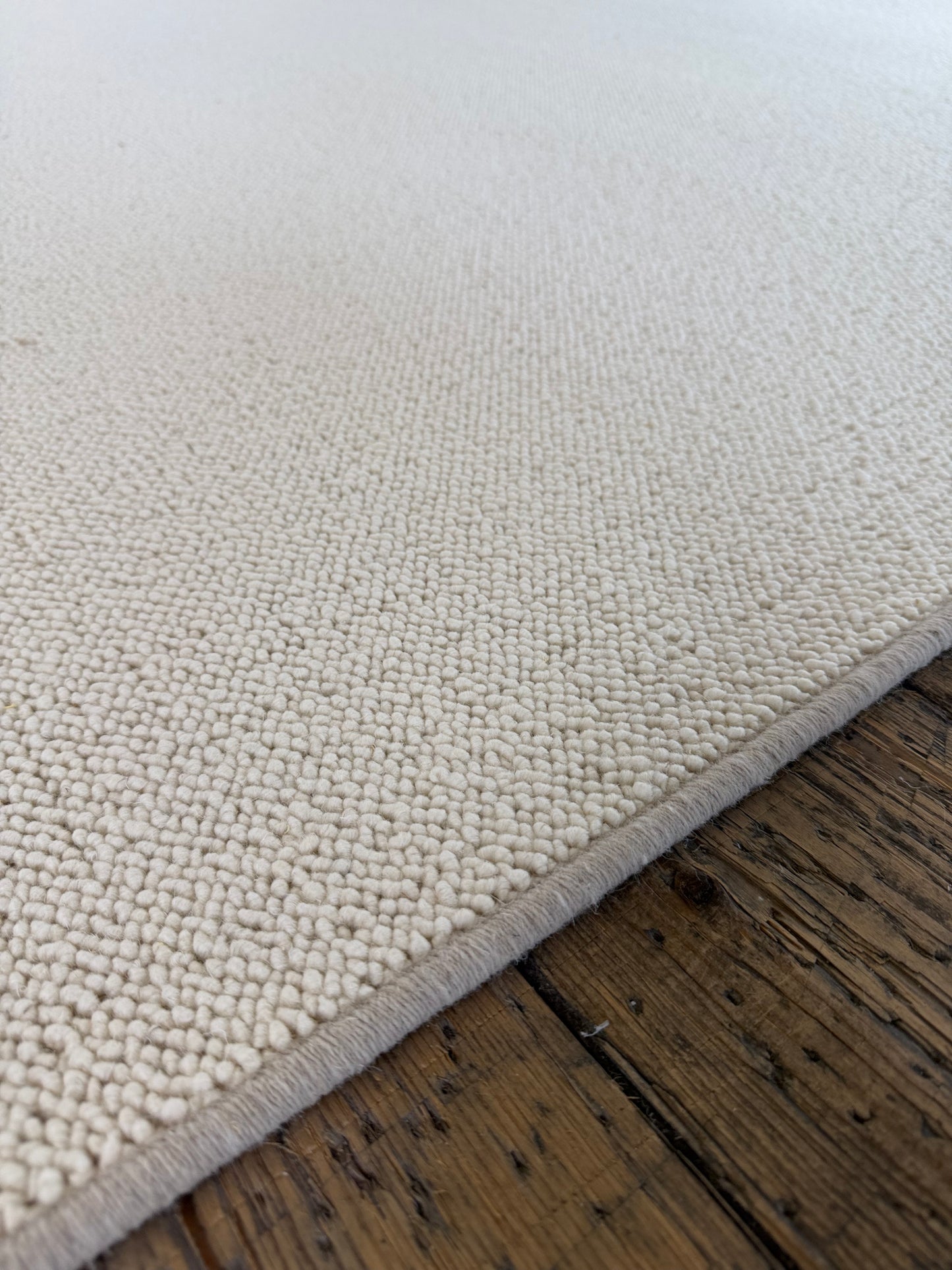 Blanc ivorie 100% wool rug 284cm x 338cm