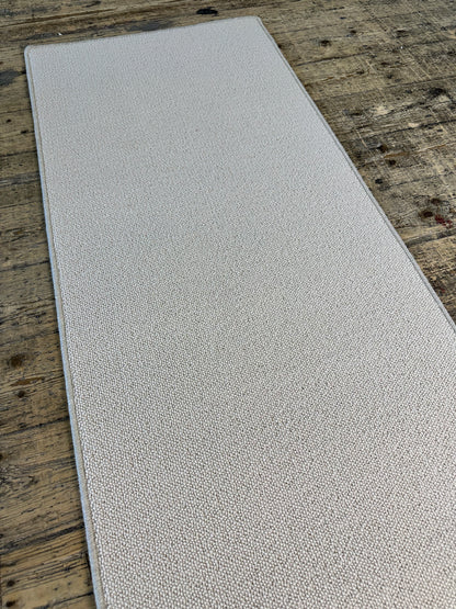 White flake 100% wool runner 70cm x 260cm
