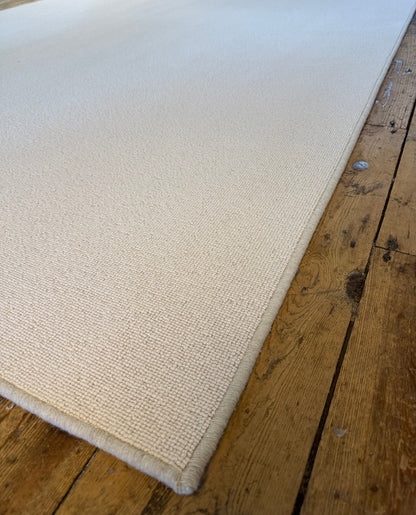 Flake 100% wool rug 215cm x 215cm