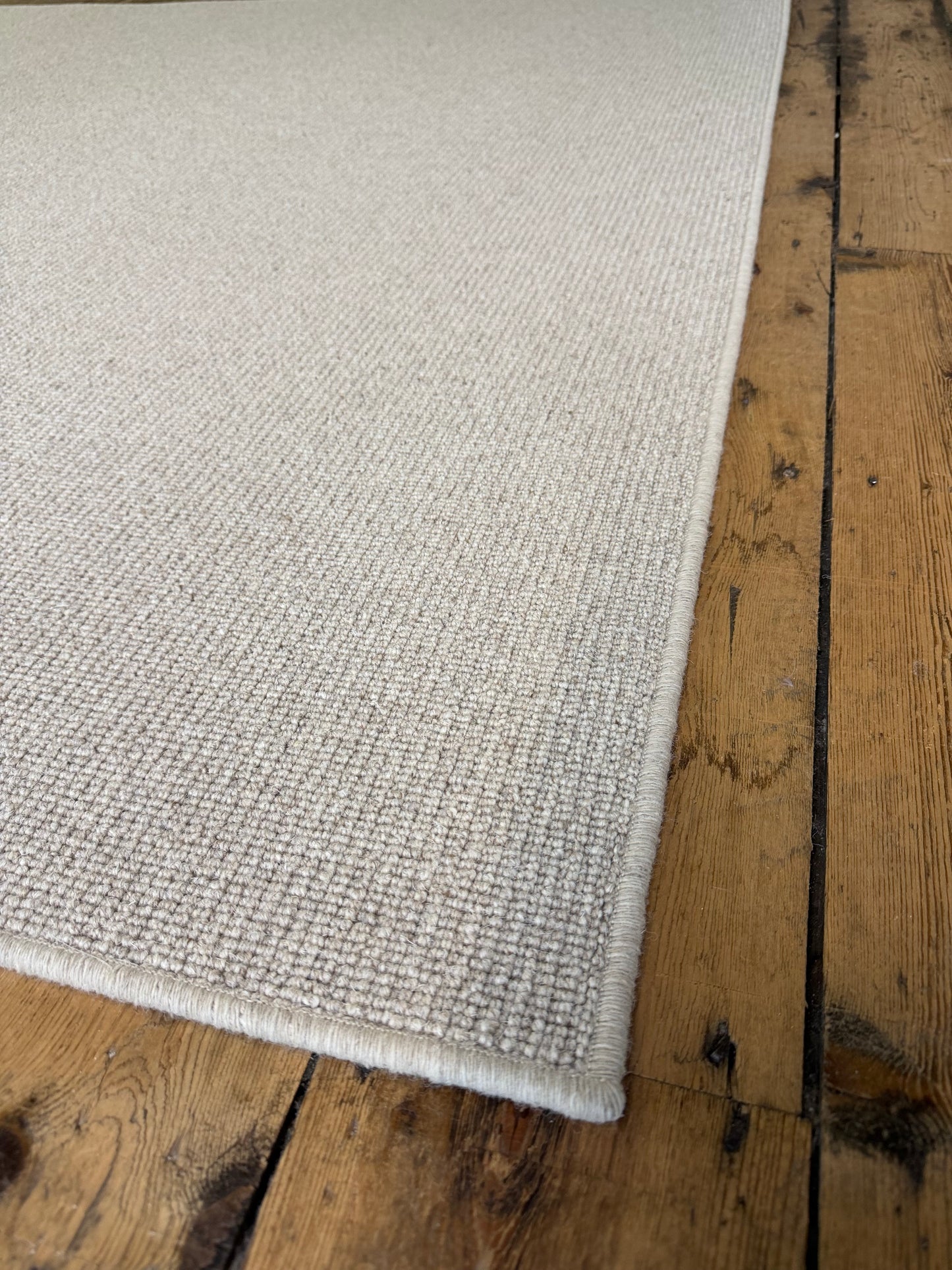 Hessian 100% wool rug 200cm x 250cm