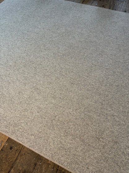 Greige Green tone 100% wool large rug 231cm x 298cm