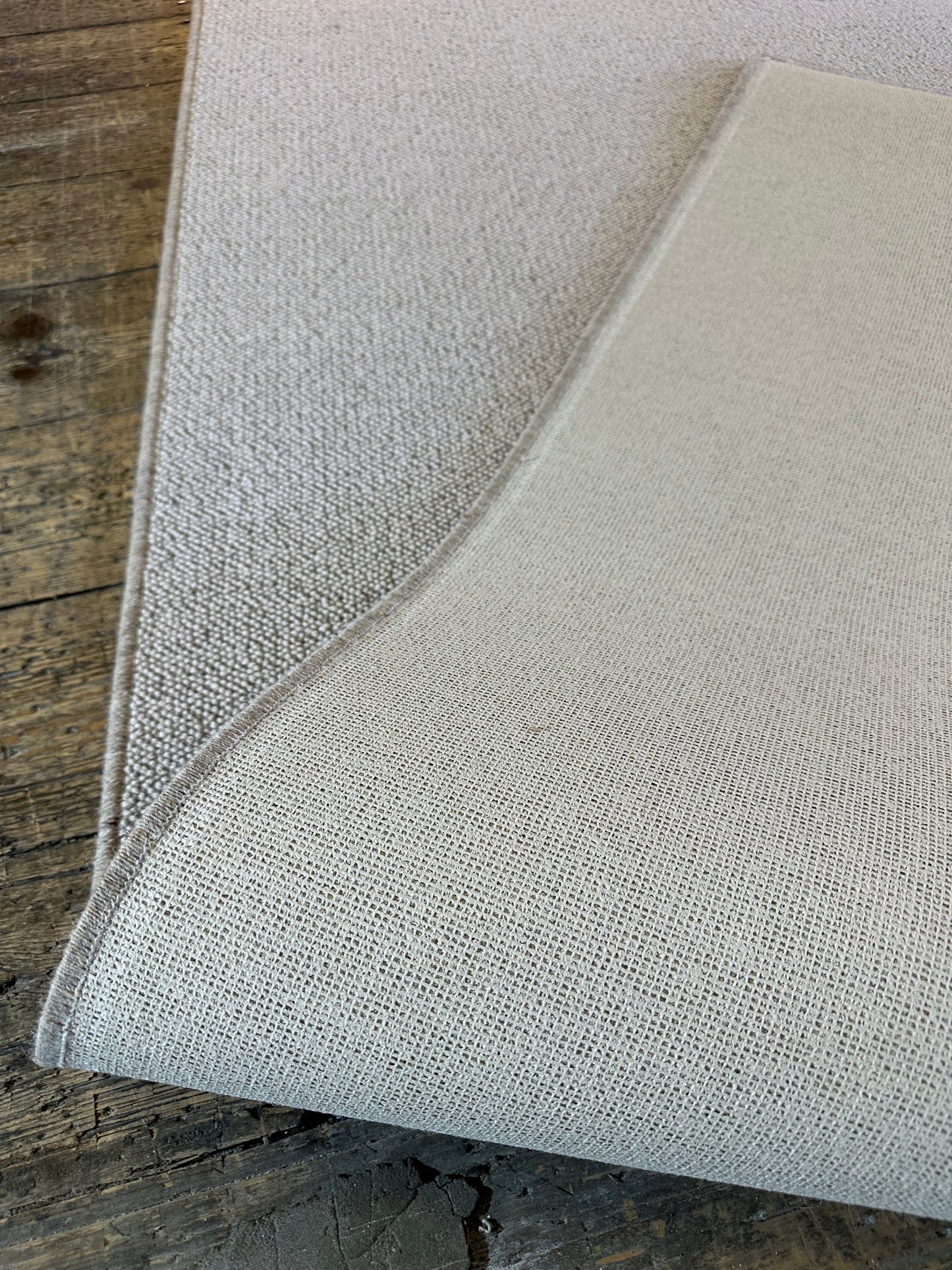 Rustic 100% wool rug 185cm x 276cm