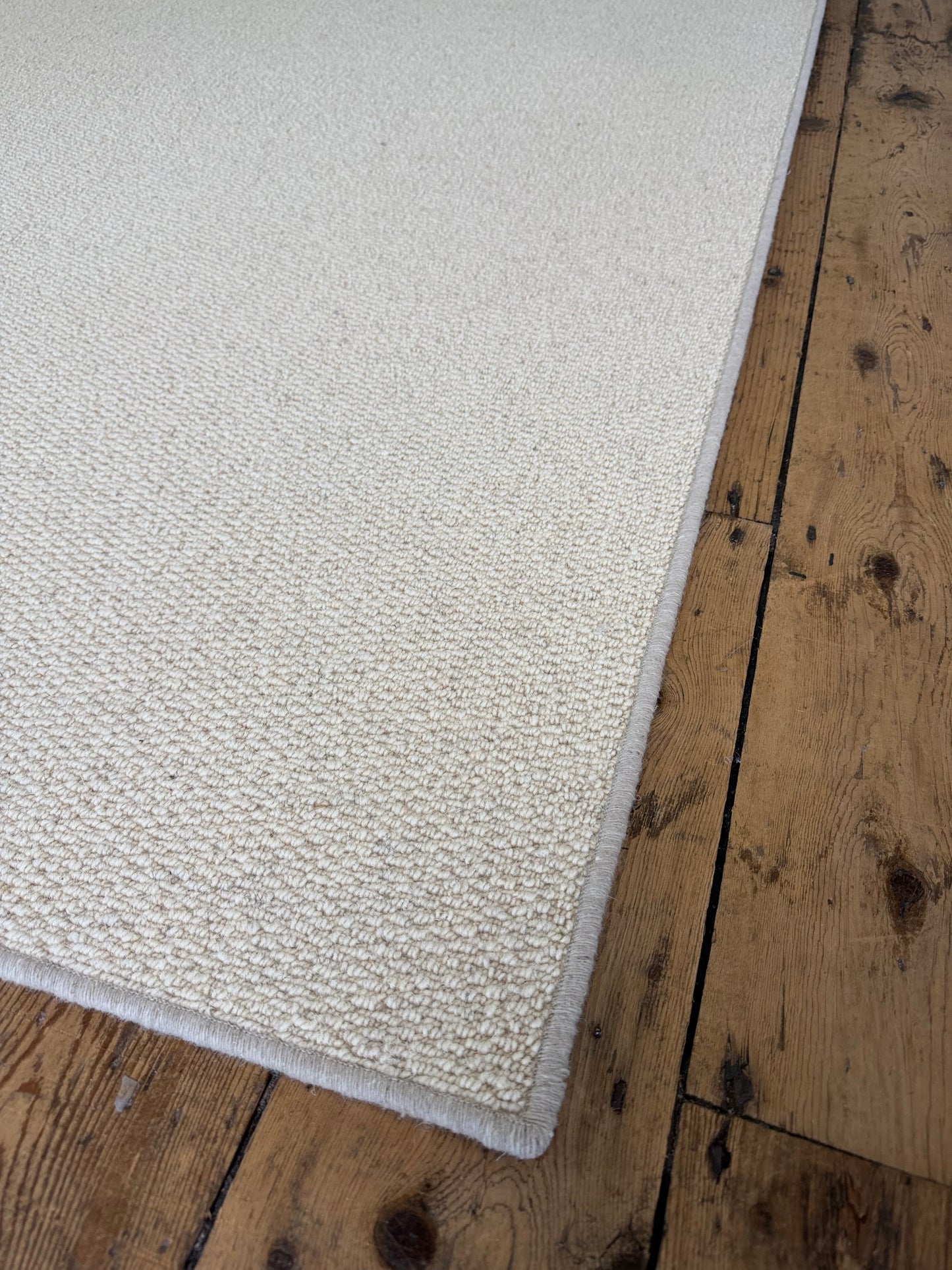Ricecake 100% wool rug 189cm x 279cm