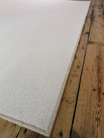 Chalk 100% wool rug 285cm x 398cm