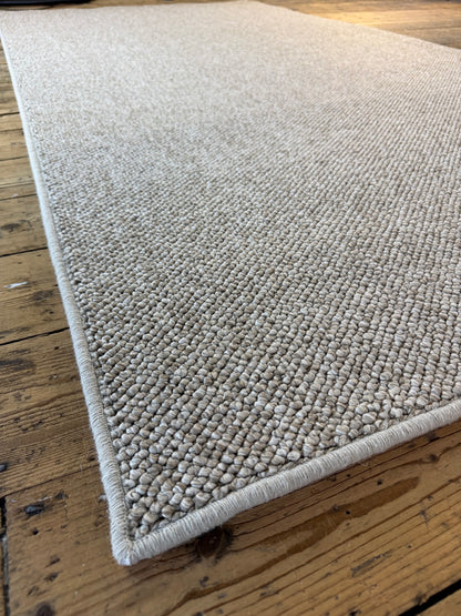 Heirloom 100% polypropylene rug 154cm x 292cm