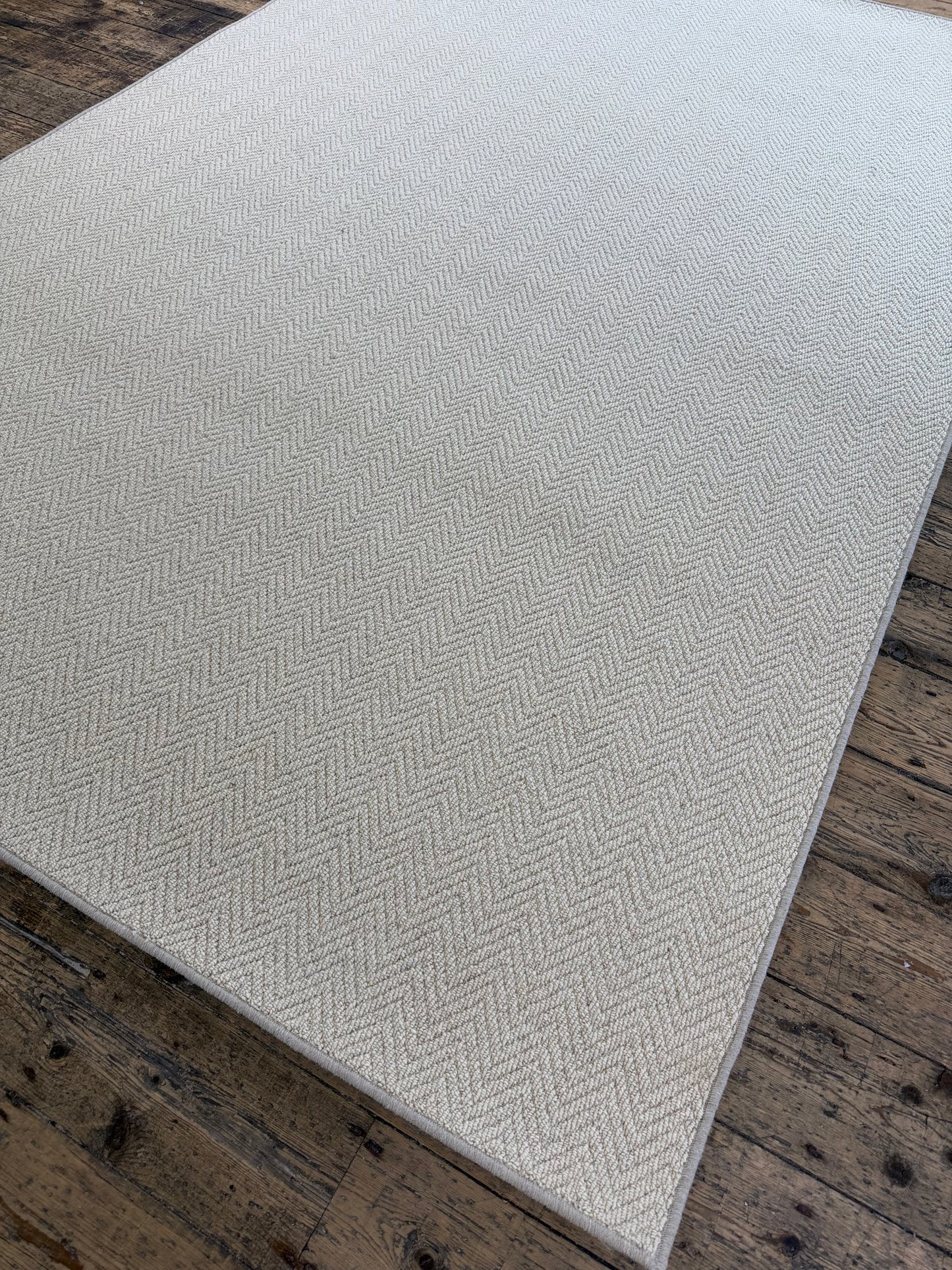Cream herringbone 100% wool rug 200cm x 300cm