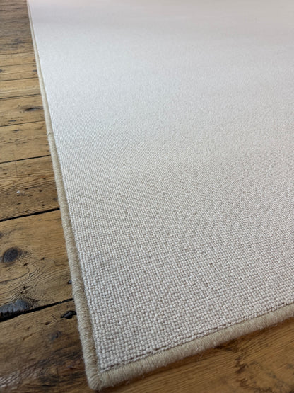 Chalk 100% wool rug 285cm x 398cm