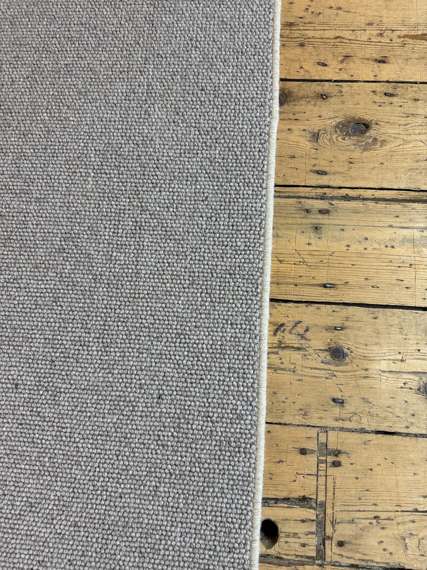 Dapple 100% wool rug 206cm x 305cm