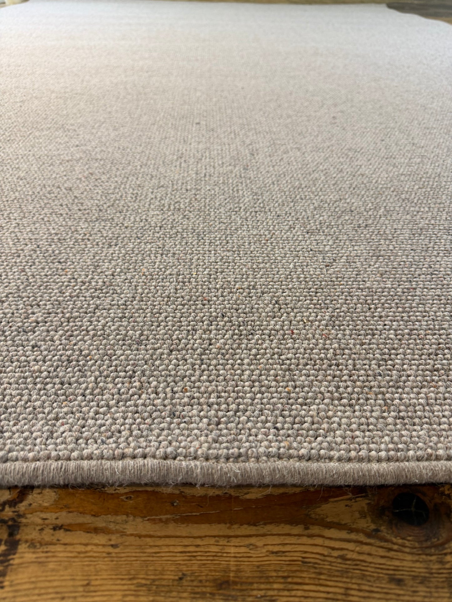 Dapper 100% wool rug 230cm x 330cm