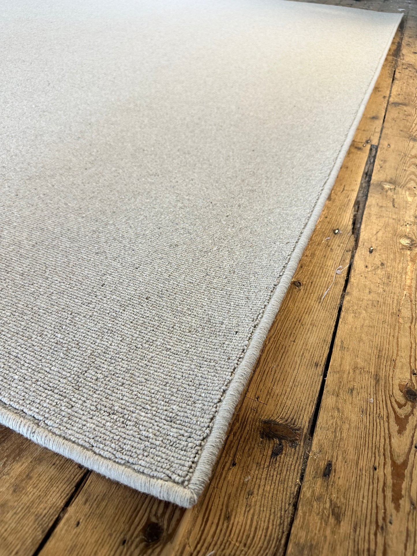 Oatcake 100% wool rug 279cm x 416cm