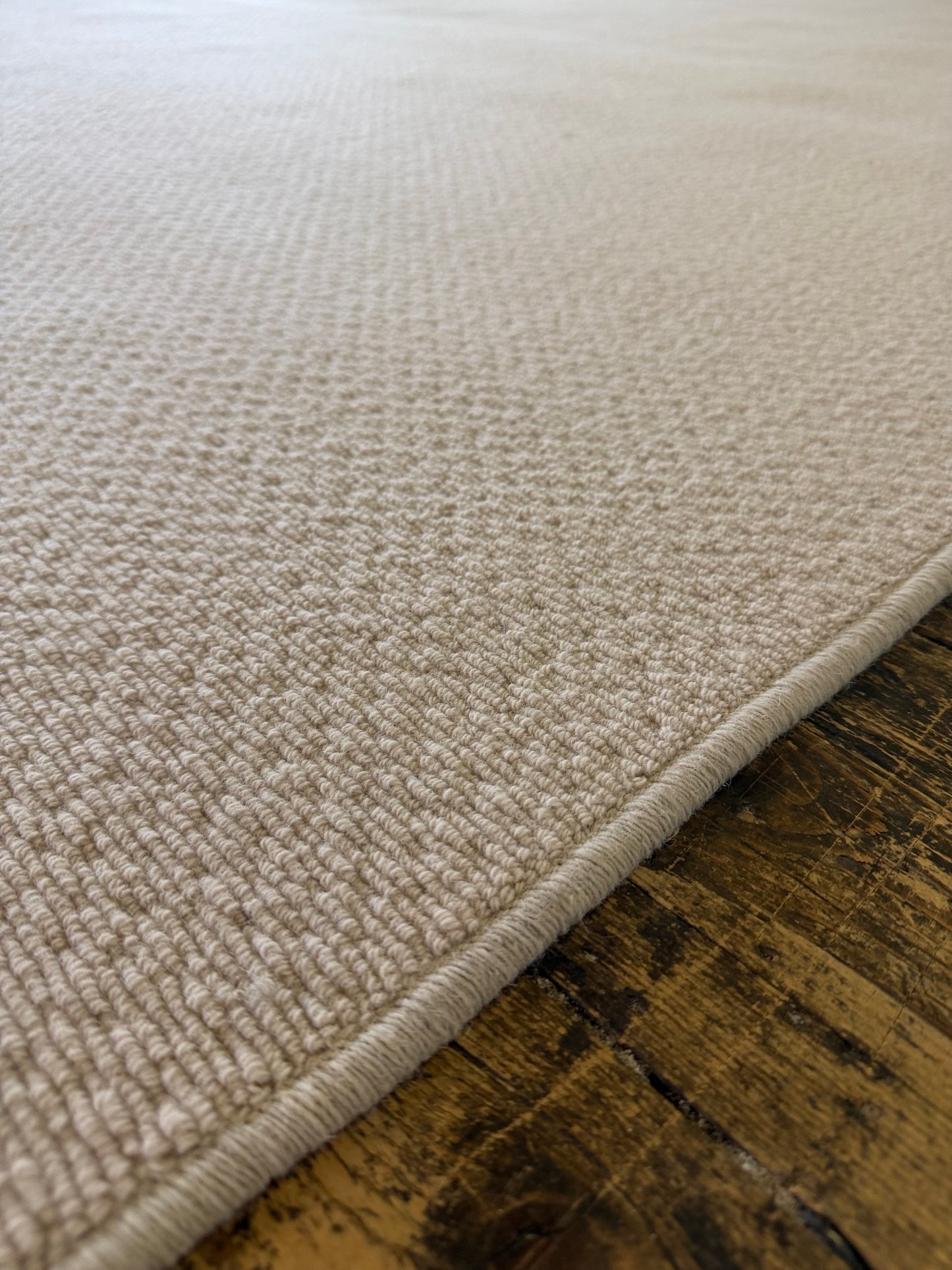 Tones 100% wool rug 260cm x 372cm