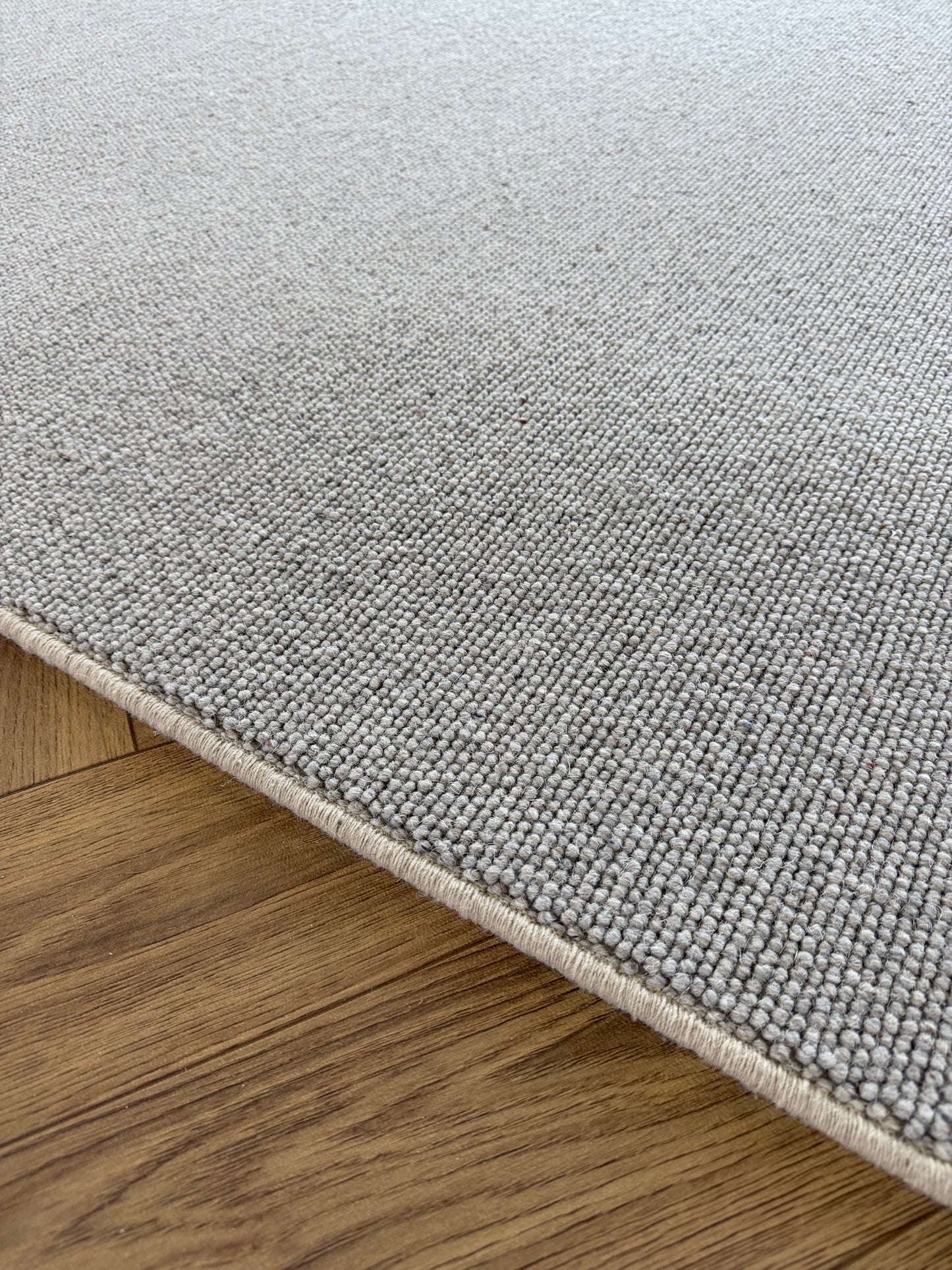 Dolphin grey 100% wool rug 200cm x 256cm