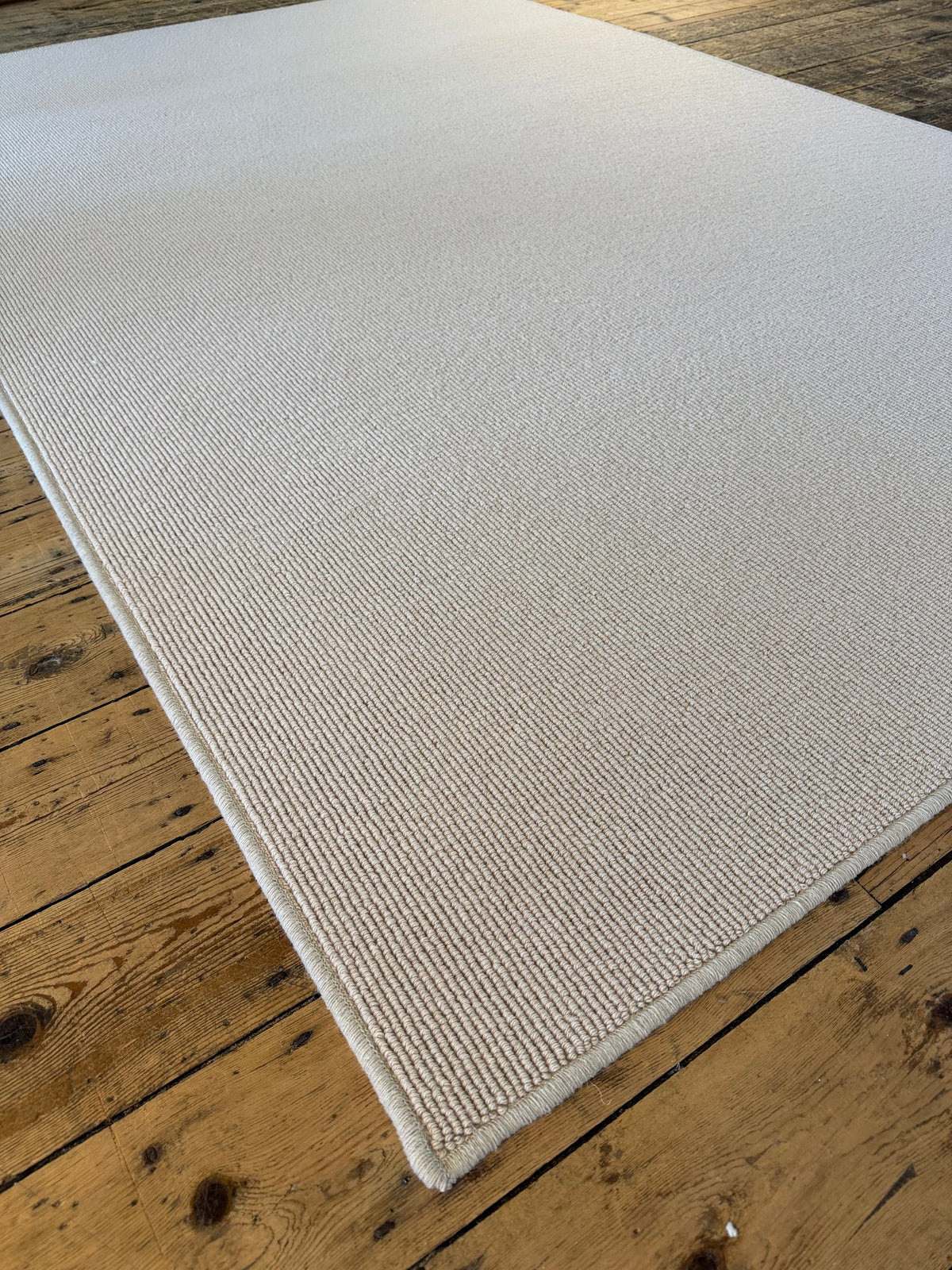 Champagne 100% wool rug 180cm x 280cm