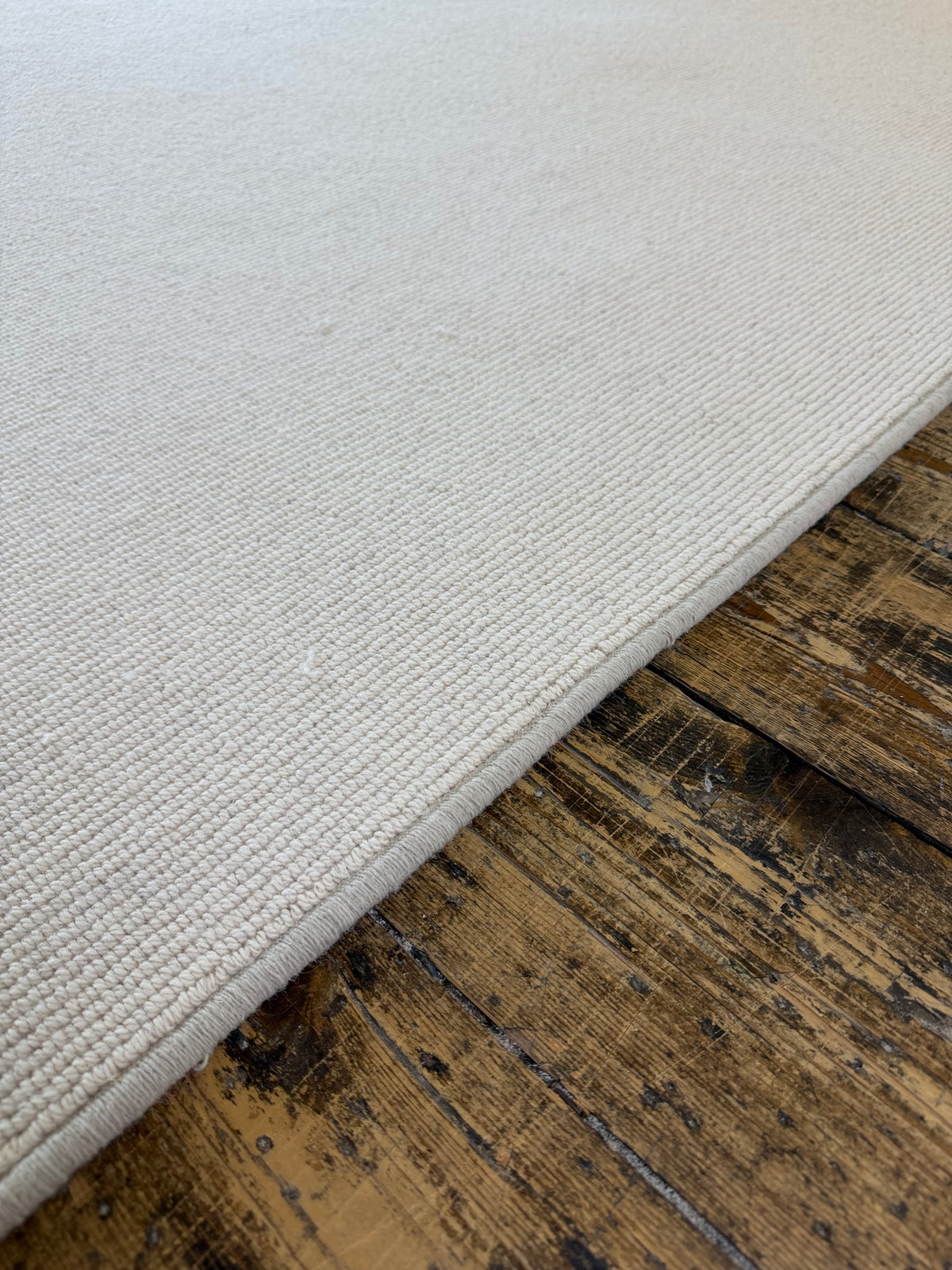 Tawny 100% wool rug 230cm x 230cm