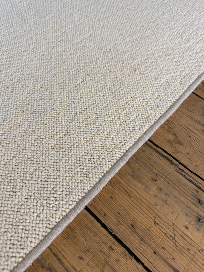 Blanc ivoire 100% wool rug 160cm x 230cm