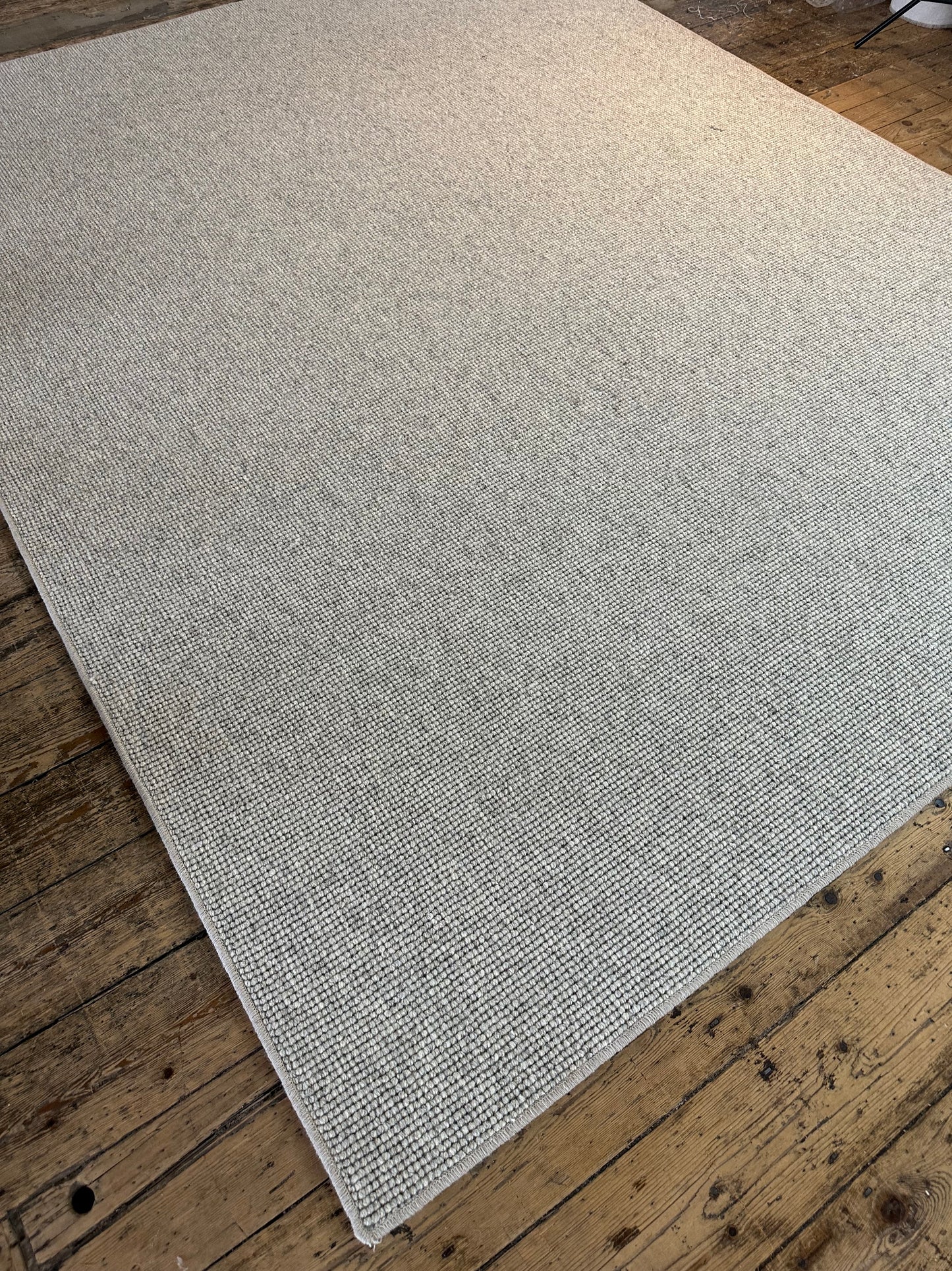 Greige Green tone 100% wool large rug 231cm x 298cm
