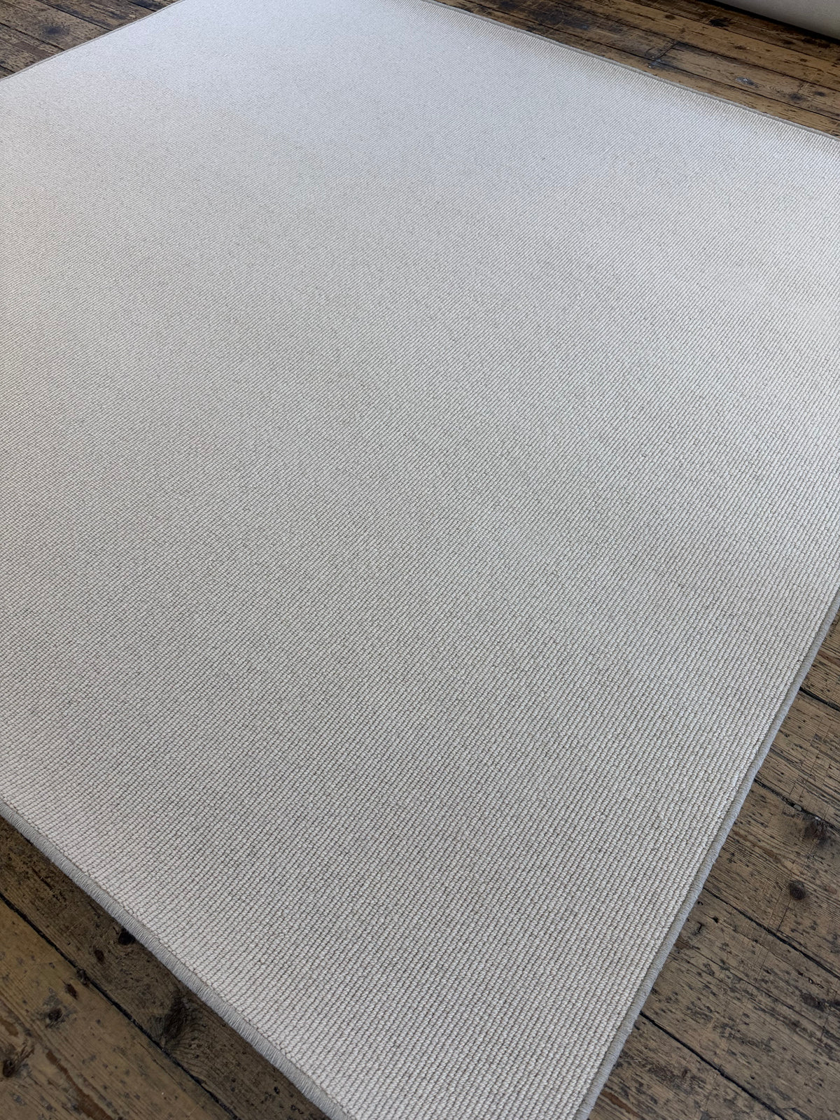 Tawny 100% wool rug 230cm x 230cm