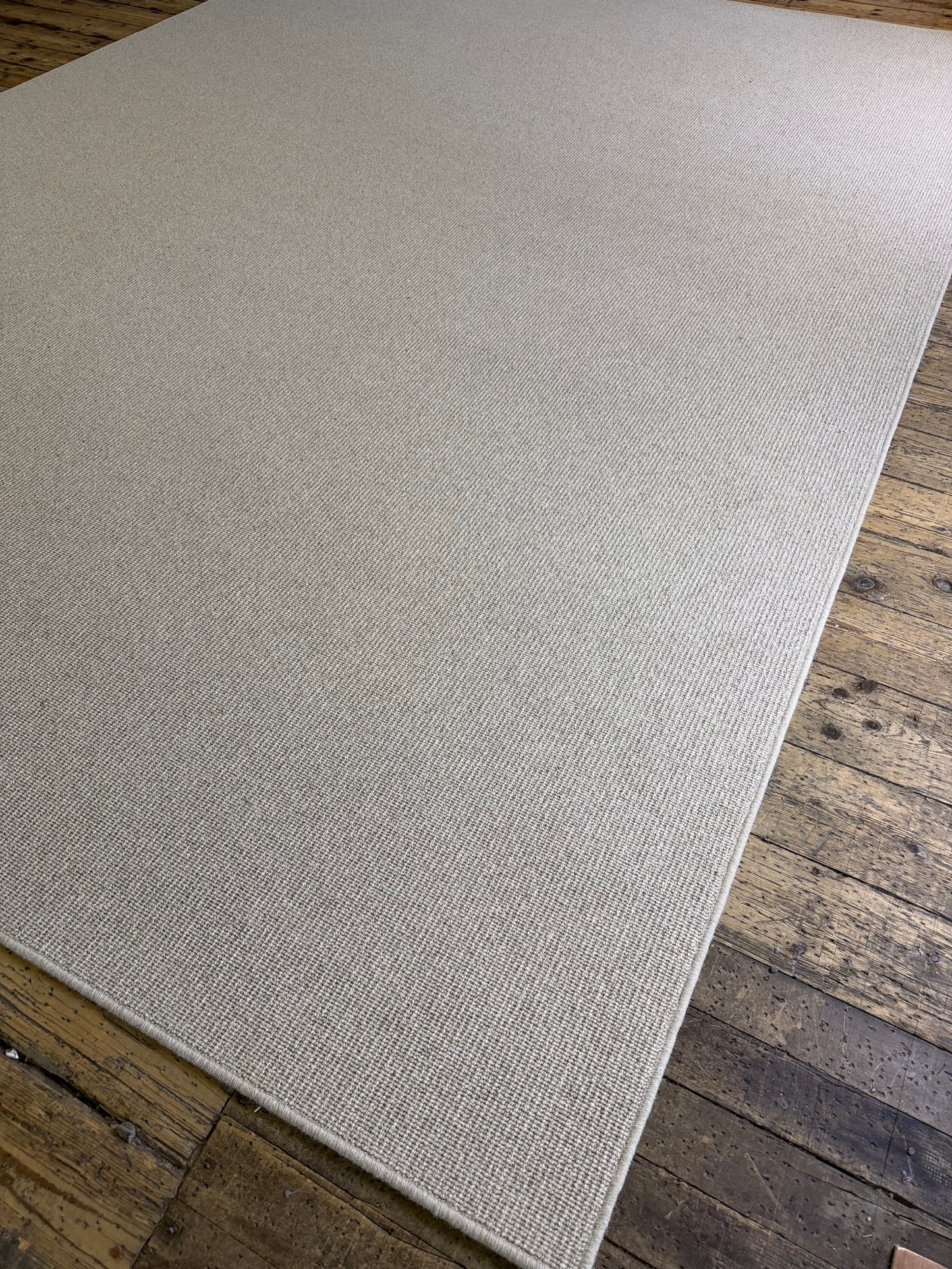 Hessian 100% wool rug 290cm x 400cm