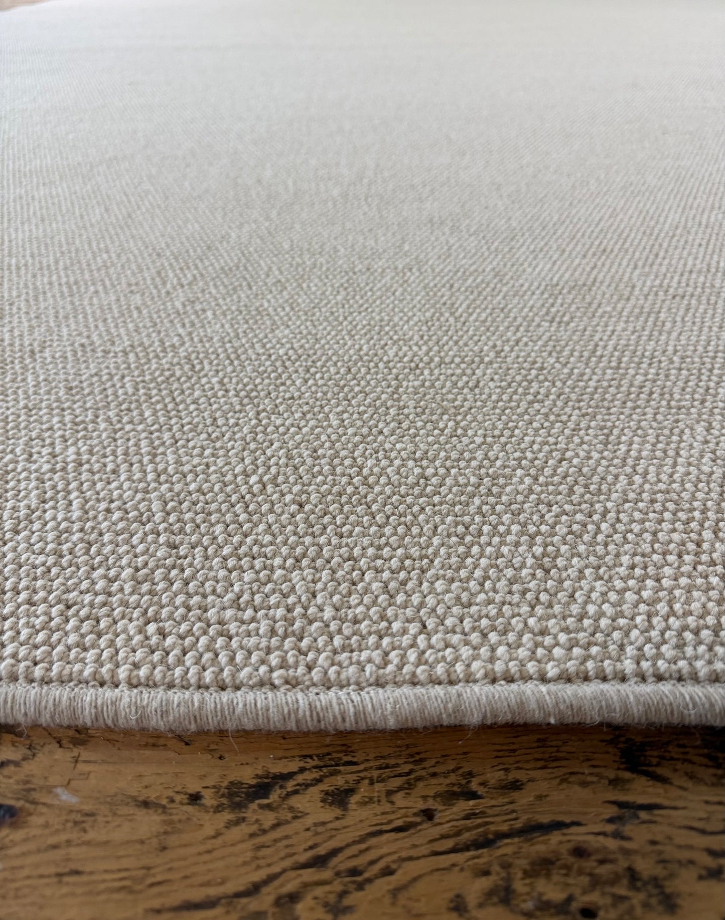 Royal view 100% wool rug 248cm x 368cm