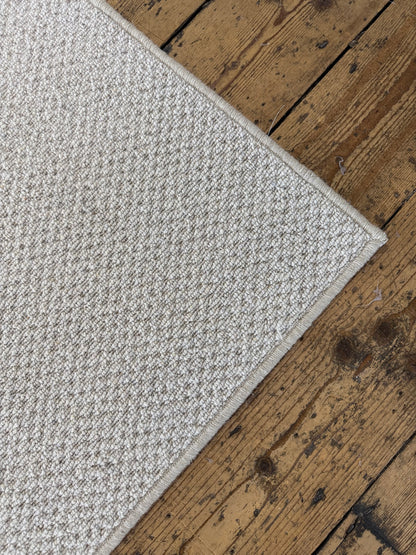 Tones 100% wool rug 260cm x 280cm