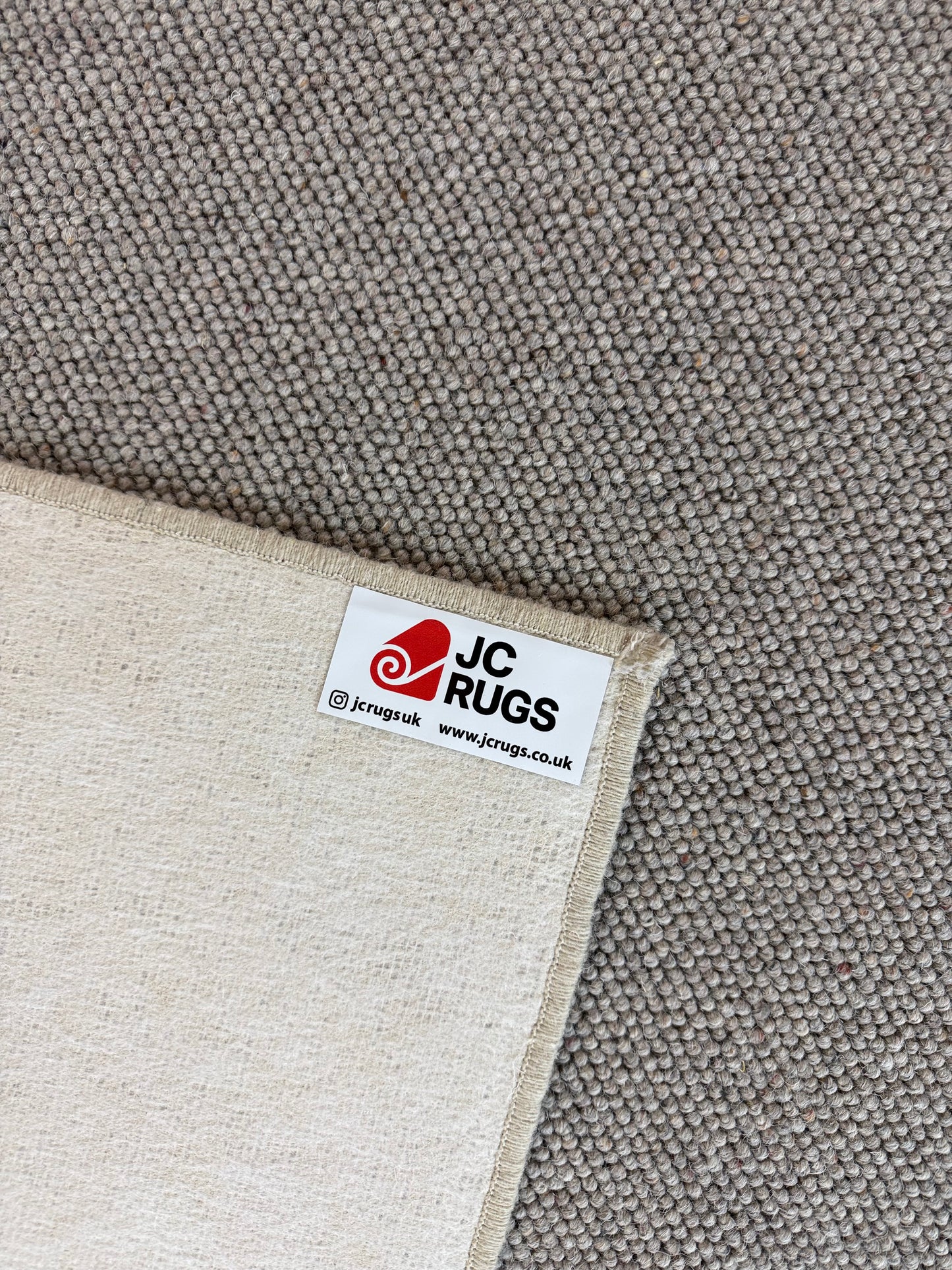 Dapple 100% wool rug 206cm x 305cm
